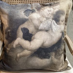 Linen Scatter-Putti