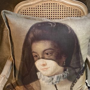 Linen Scatter-veiled lady